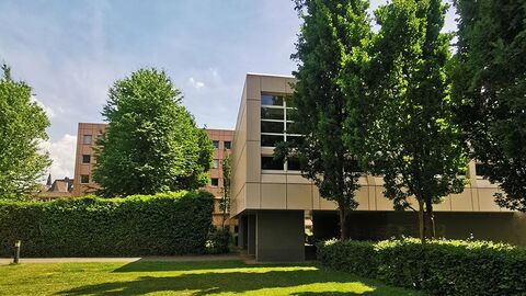 Landgericht Marburg von der Universitätsstraße aus gesehen