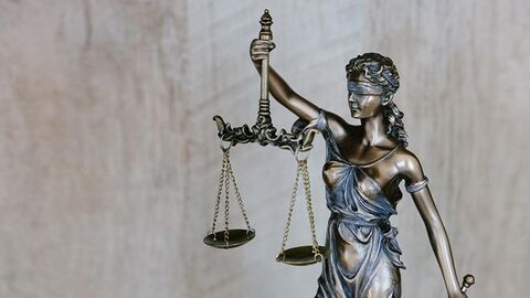 Justitia Statue (obere Hälfte)