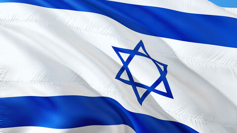 Israelische Flagge weht im Wind.