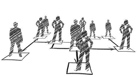 Organisation (Symbolbild) Schattenrisse von Personen stehen auf verbundenen Quadraten einer Organisationsstruktur.